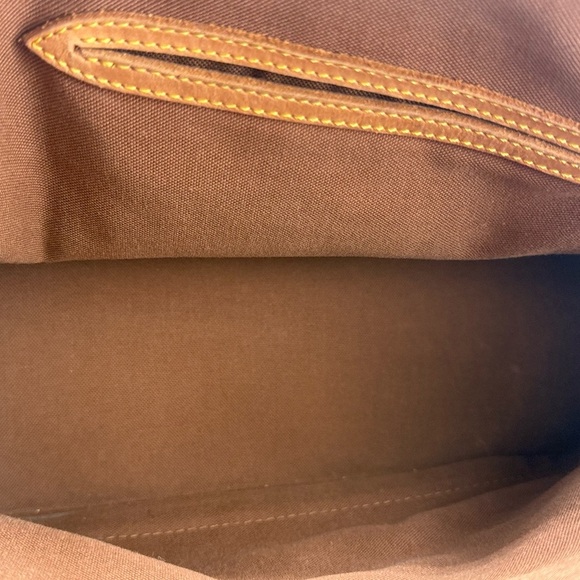 Louis Vuitton Authenticated Alma Satchel with Monogram Pattern - Picture 9 of 10